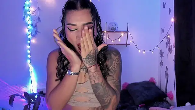 Eva Lee  online show from March 14, 2025, 7:37 am