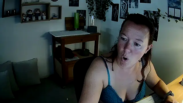 AnyaKreyxh online show from October 19, 2025, 11:57 am