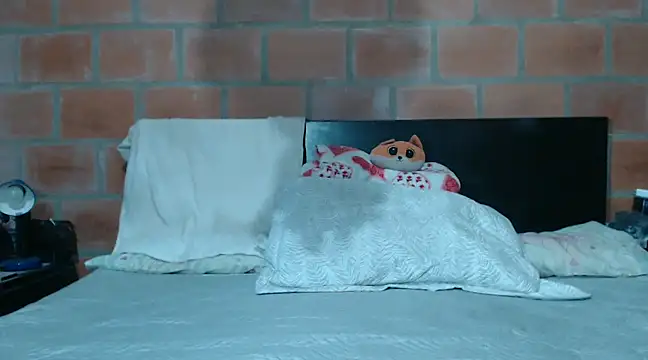 DevoraAmateur online show from December 14, 2024, 8:29 pm