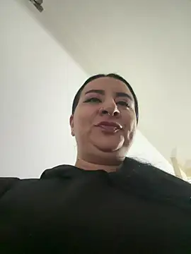 Abril Luv online show from August 1, 2026, 11:08 am