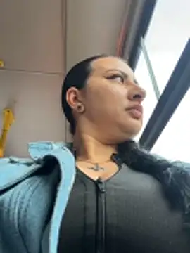 Snapshot of Abril_Luv chatting on March 5, 2026, 12:13 pm Abril Luv online show from March 5, 2026, 12:13 pm