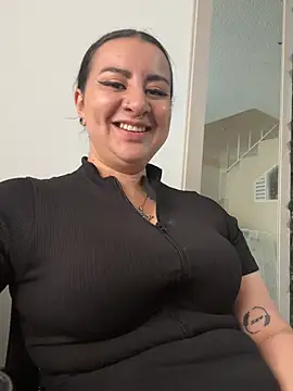 Snapshot of Abril_Luv chatting on March 9, 2026, 1:03 pm Abril Luv online show from March 9, 2026, 1:03 pm