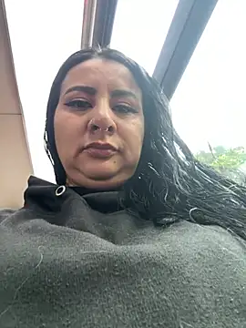Abril Luv online show from July 29, 2026, 12:04 pm