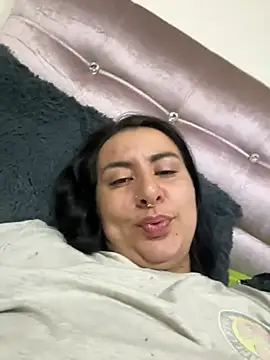 Snapshot of Abril_Luv chatting on March 10, 2026, 1:09 am Abril Luv online show from March 10, 2026, 1:09 am