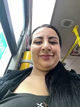 Abril Luv online show from May 6, 2026, 12:09 pm
