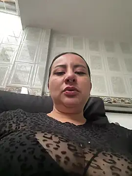 Abril Luv online show from July 30, 2026, 1:10 pm