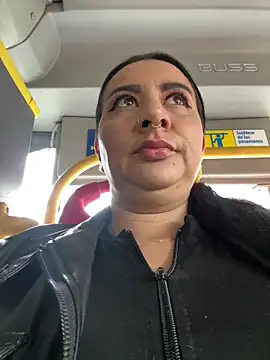 Snapshot of Abril_Luv chatting on March 13, 2026, 12:21 pm Abril Luv online show from March 13, 2026, 12:21 pm