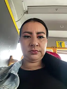 Snapshot of Abril_Luv chatting on March 11, 2026, 12:21 pm Abril Luv online show from March 11, 2026, 12:21 pm