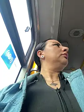 Snapshot of Abril_Luv chatting on February 20, 2026, 12:07 pm Abril Luv online show from February 20, 2026, 12:07 pm