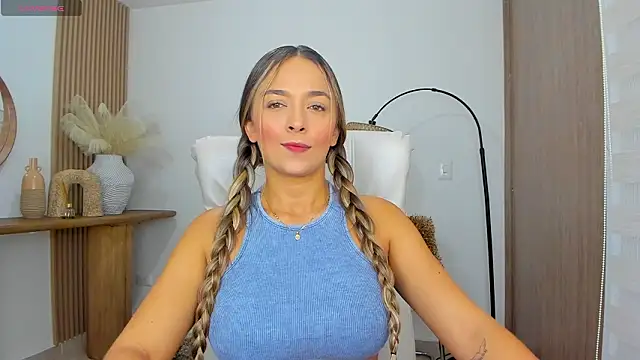 wandathompson  online show from March 20, 2026, 10:05 am