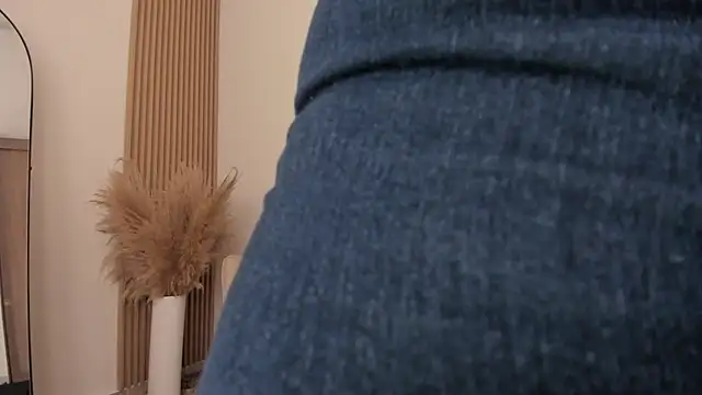 wandathompson  online show from September 11, 2025, 11:10 am