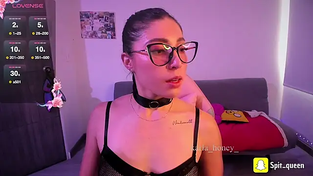 Snapshot of Spit_queen chatting on February 6, 2026, 7:21 pm Spit queen online show from February 6, 2026, 7:21 pm