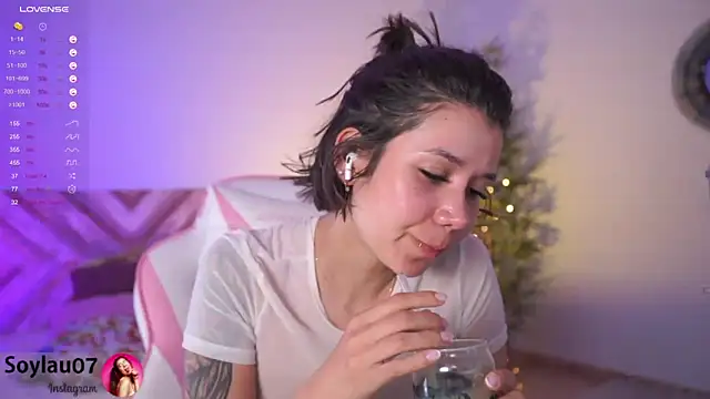 imjess01 online show from February 14, 2025, 3:22 am