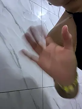 LuceroRm online show from January 18, 2026, 4:27 am