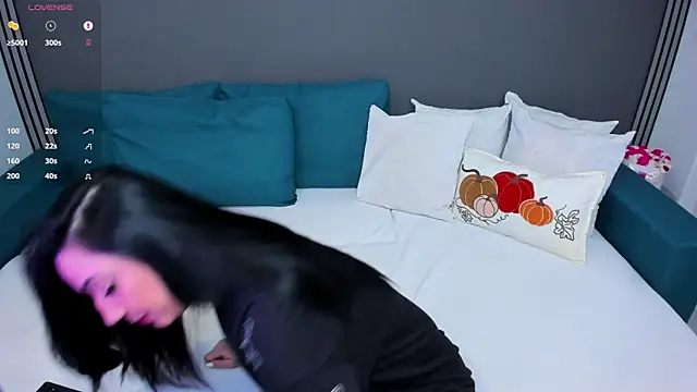 Christall StarXX online show from November 3, 2025, 8:34 pm