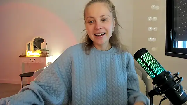 ImKeira online show from November 21, 2025, 9:30 am