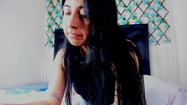 EmmaWilliamss online show from June 5, 2026, 3:07 pm