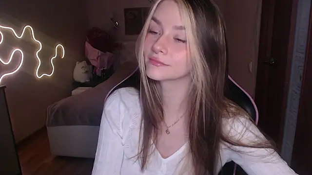 jeann elsaa online show from February 2, 2025, 6:14 am