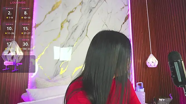 haylie  online show from February 14, 2025, 4:15 am