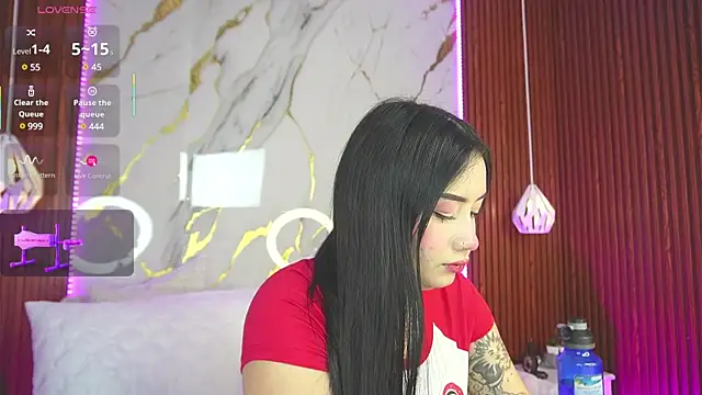 haylie  online show from March 4, 2025, 4:27 am