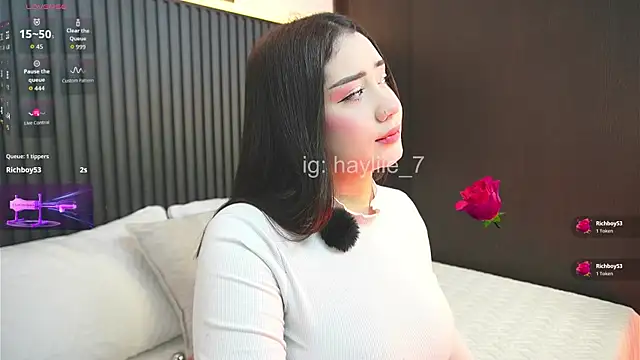 Snapshot of haylie_ chatting on March 29, 2026, 5:20 am haylie online show from March 29, 2026, 5:20 am