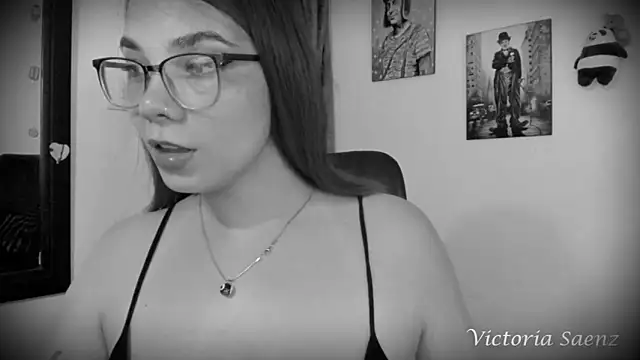 victoriaasaenz  online show from February 13, 2025, 12:57 am