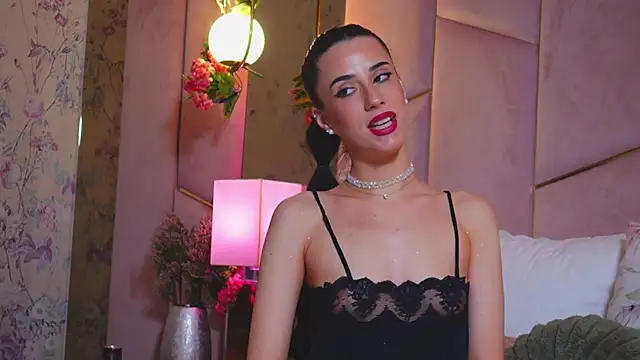 Snapshot of AmeliaJune chatting on February 11, 2026, 12:10 am AmeliaJune online show from February 11, 2026, 12:10 am