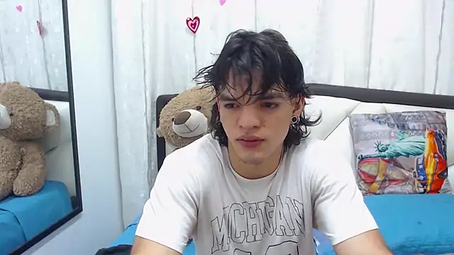 AlbertBernal69 online show from March 14, 2025, 3:26 am