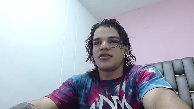 AlbertBernal69 online show from September 23, 2025, 3:13 am