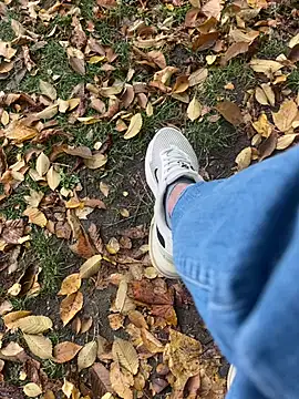 Snapshot of mihaixxx1 chatting on November 9, 2025, 10:30 am mihaixxx1 online show from November 9, 2025, 10:30 am