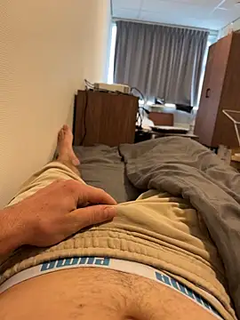 Snapshot of mihaixxx1 chatting on September 15, 2025, 2:39 pm mihaixxx1 online show from September 15, 2025, 2:39 pm