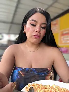 Snapshot of Insane_Issa chatting on February 10, 2026, 4:06 pm Insane Issa online show from February 10, 2026, 4:06 pm