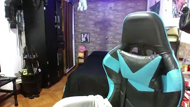 AngelaQueen  online show from February 4, 2026, 4:57 pm