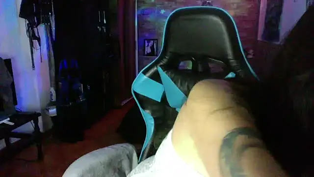 AngelaQueen  online show from September 10, 2025, 6:40 pm