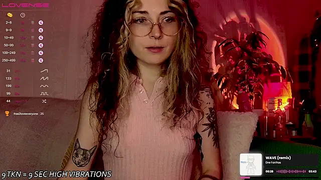 IttyKitty online show from September 26, 2025, 10:38 pm