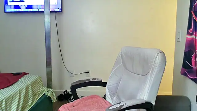 YasmineMinaj online show from November 16, 2025, 10:13 pm