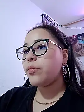 Snapshot of persefone_core chatting on November 9, 2025, 4:33 pm persefone core online show from November 9, 2025, 4:33 pm