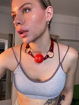 KittyKatyDream online show from November 19, 2025, 3:01 pm