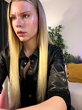 KittyKatyDream online show from November 2, 2025, 6:02 pm