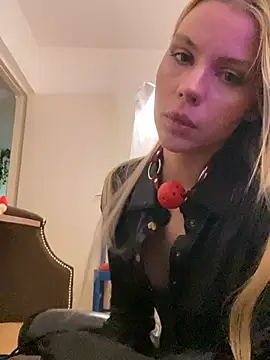KittyKatyDream online show from May 7, 2026, 1:36 pm