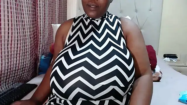 Snapshot of CHOCOLATEDARKBUSTYX chatting on June 4, 2026, 6:18 am CHOCOLATEDARKBUSTYX online show from June 4, 2026, 6:18 am