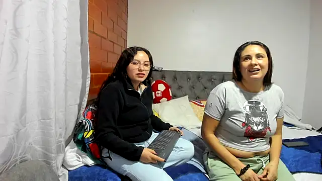  girls on fire  online show from December 19, 2025, 10:56 pm