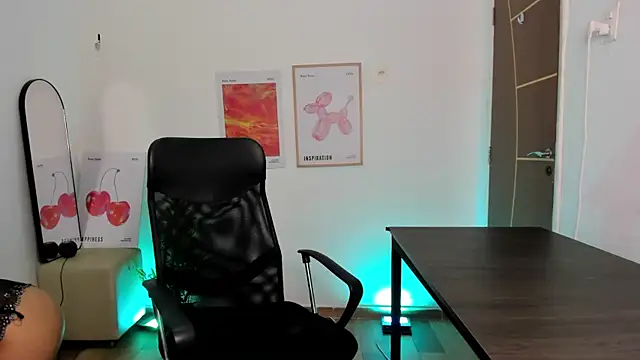 camille-rose online show from September 10, 2025, 6:29 pm