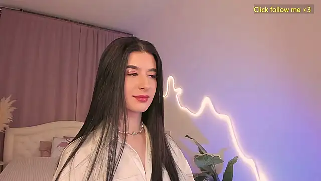 LauraCoy online show from March 18, 2026, 8:43 pm