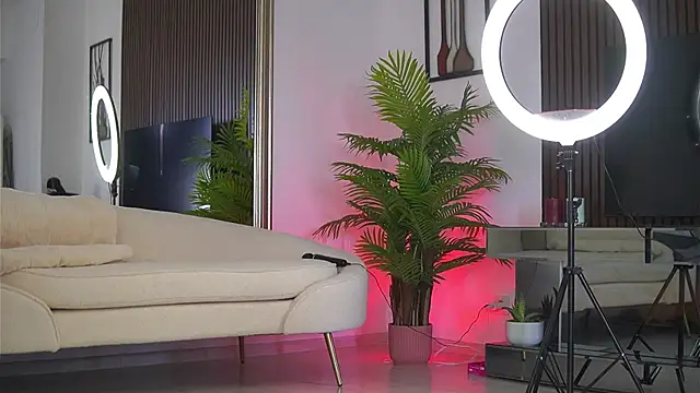 Abbela White online show from July 5, 2026, 5:47 am