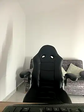 Megan lu2 online show from September 8, 2025, 11:15 pm