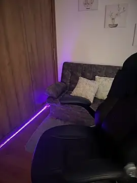 Megan lu2 online show from March 23, 2025, 7:42 am