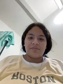 moncerrat luna online show from February 25, 2025, 11:04 pm