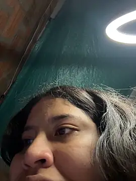 moncerrat luna online show from February 9, 2025, 2:29 pm