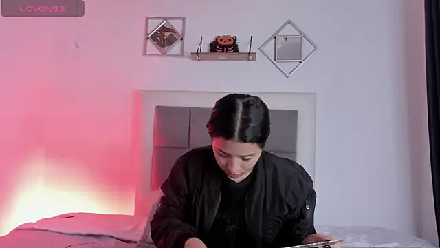 aliice walker  online show from January 11, 2025, 12:40 pm